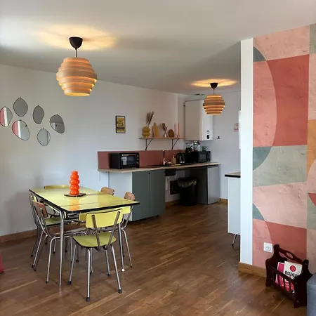 Vinyle Club-retro 70's-6 Pers-terrasse-wifi-parking *