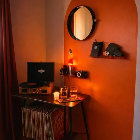 Vinyle Club-retro 70's-6 Pers-terrasse-wifi-parking Apartman