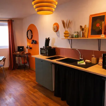 Vinyle Club-retro 70's-6 Pers-terrasse-wifi-parking *