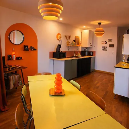 Daire Vinyle Club-retro 70's-6 Pers-terrasse-wifi-parking *