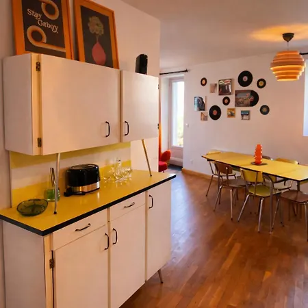 Vinyle Club-retro 70's-6 Pers-terrasse-wifi-parking *