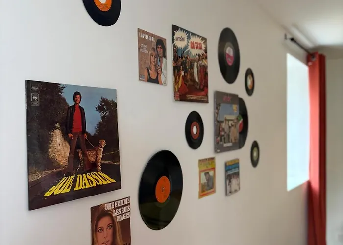 Vinyle Club-retro 70's-6 Pers-terrasse-wifi-parking Daire