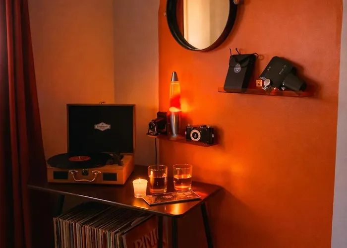 Vinyle Club-retro 70's-6 Pers-terrasse-wifi-parking Daire